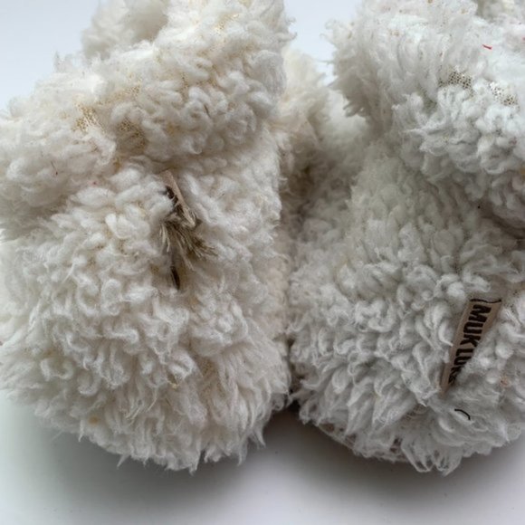 Muk Luks White Cozy Faux Fur Bootie Slipper - Picture 7 of 9